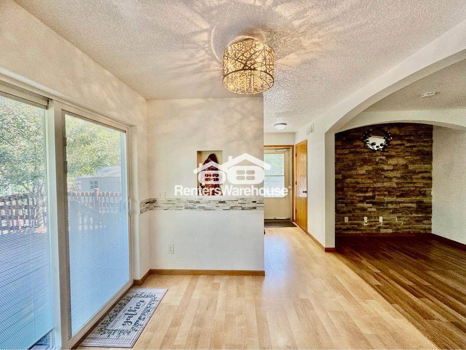 Building Photo - 1435 University Ave