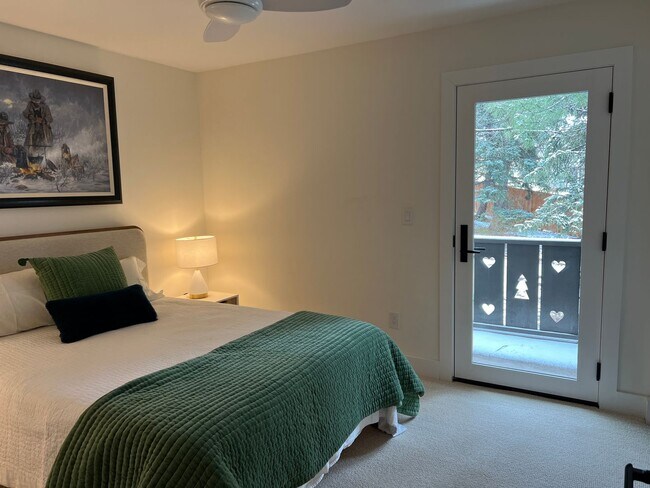 Building Photo - Modern 2 BDR Retreat: Serene Backyard