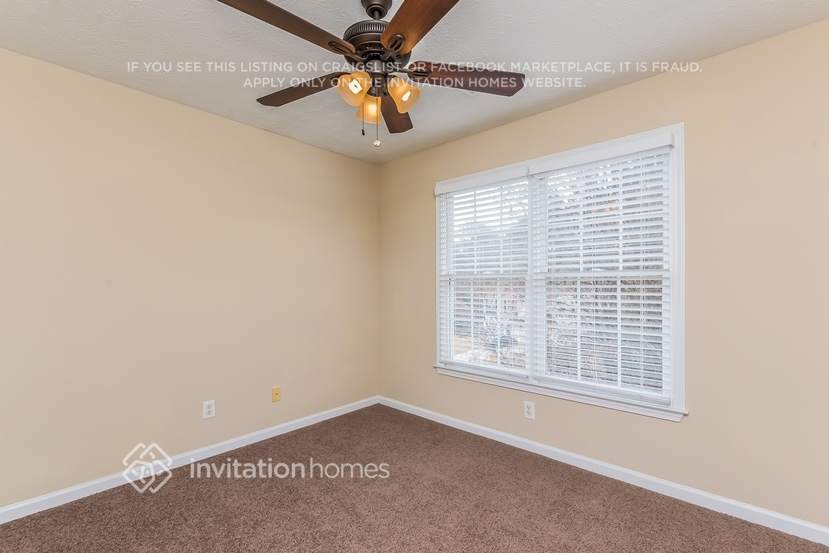 Building Photo - 1040 Deer Hollow Dr