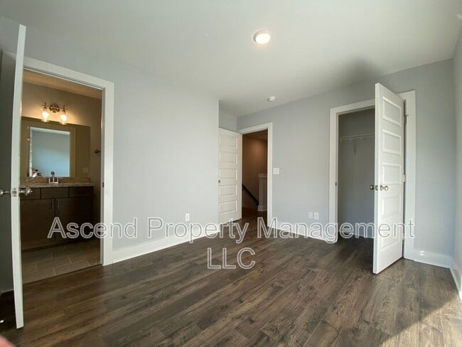 Building Photo - 1682 S Watkins St