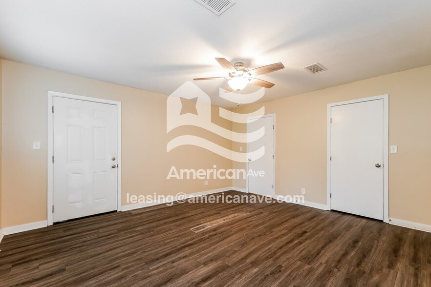 Building Photo - 475 Lowe Cir