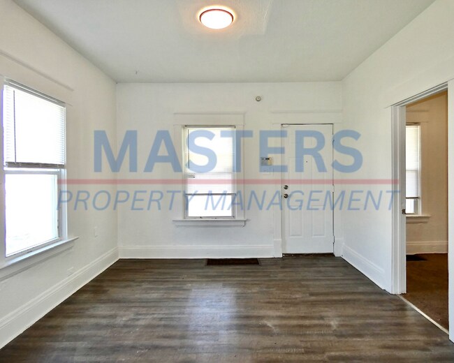 Building Photo - Charming Toledo Rental with Spacious Layout & Convenient Location