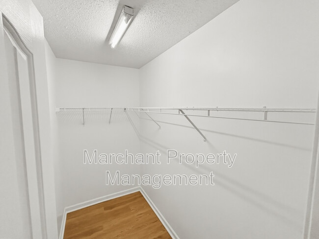 Building Photo - 776 Waterbrook Ln