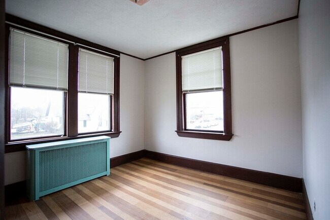 Building Photo - 2 Bryant St