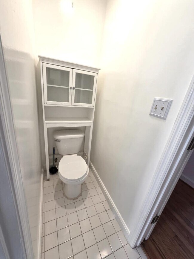 Building Photo - 310 7th St