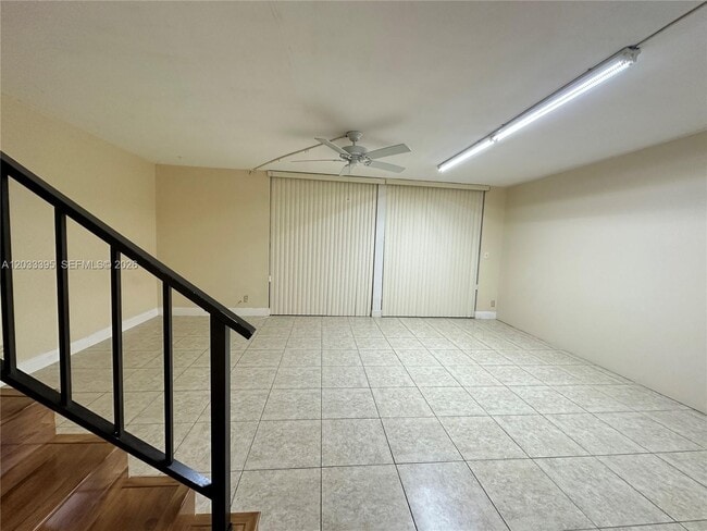 Building Photo - 400 Commodore Dr