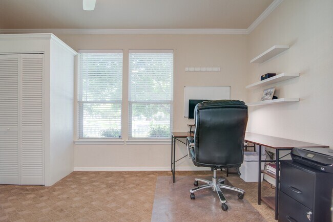 Building Photo - 55 Middle Borondo