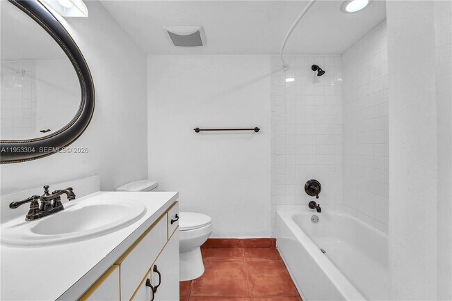 Building Photo - 13720 SW 90th Ave