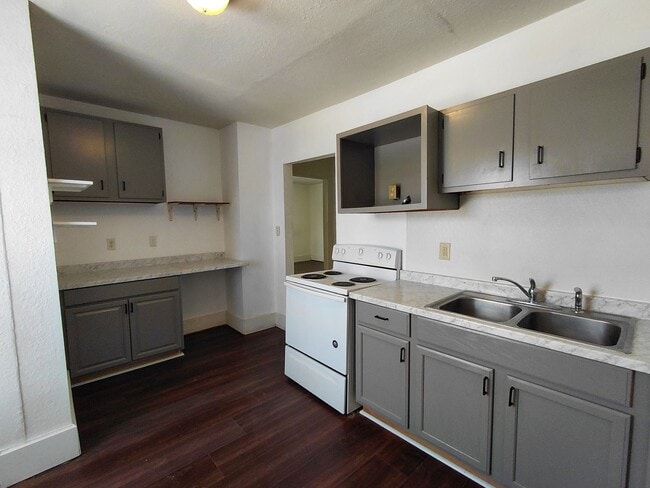 Building Photo - Home in Rolla