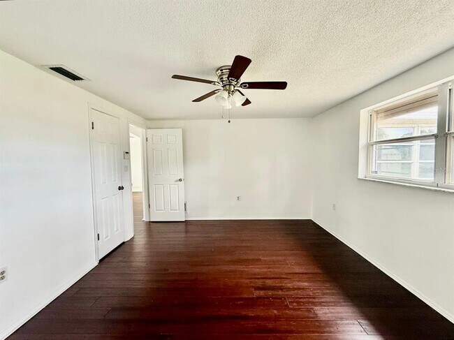 Building Photo - 7131 Potomac Dr