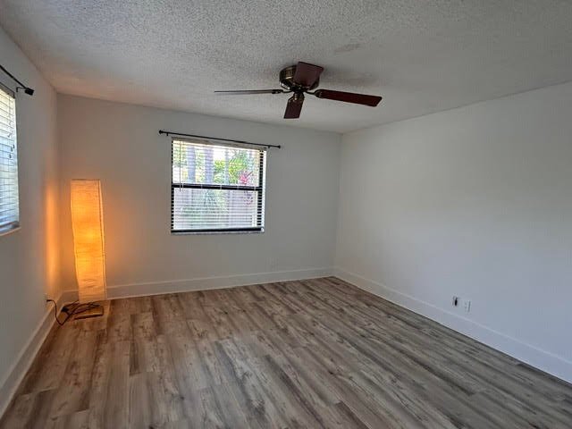 Building Photo - 3054 S Oakland Forest Dr