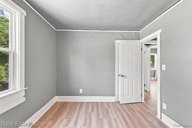 Building Photo - 15401 Littlefield St