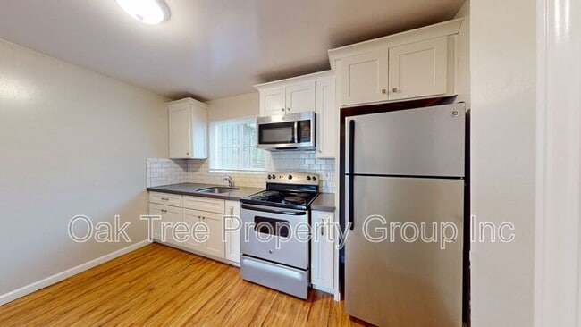 Building Photo - 2377 Downer Ave