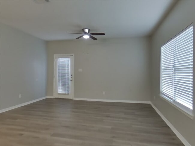 Building Photo - 21214 Peachvine Ln