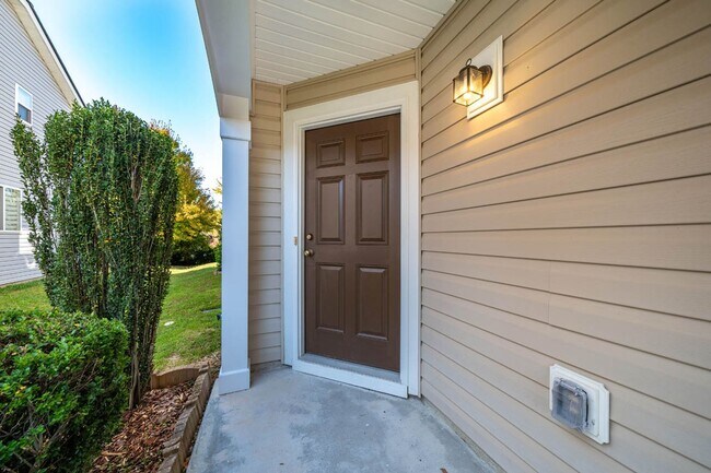 Building Photo - 718 Delta Downs Dr