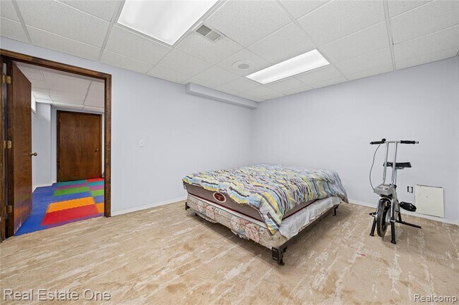 Building Photo - 13987 Glenwood Dr