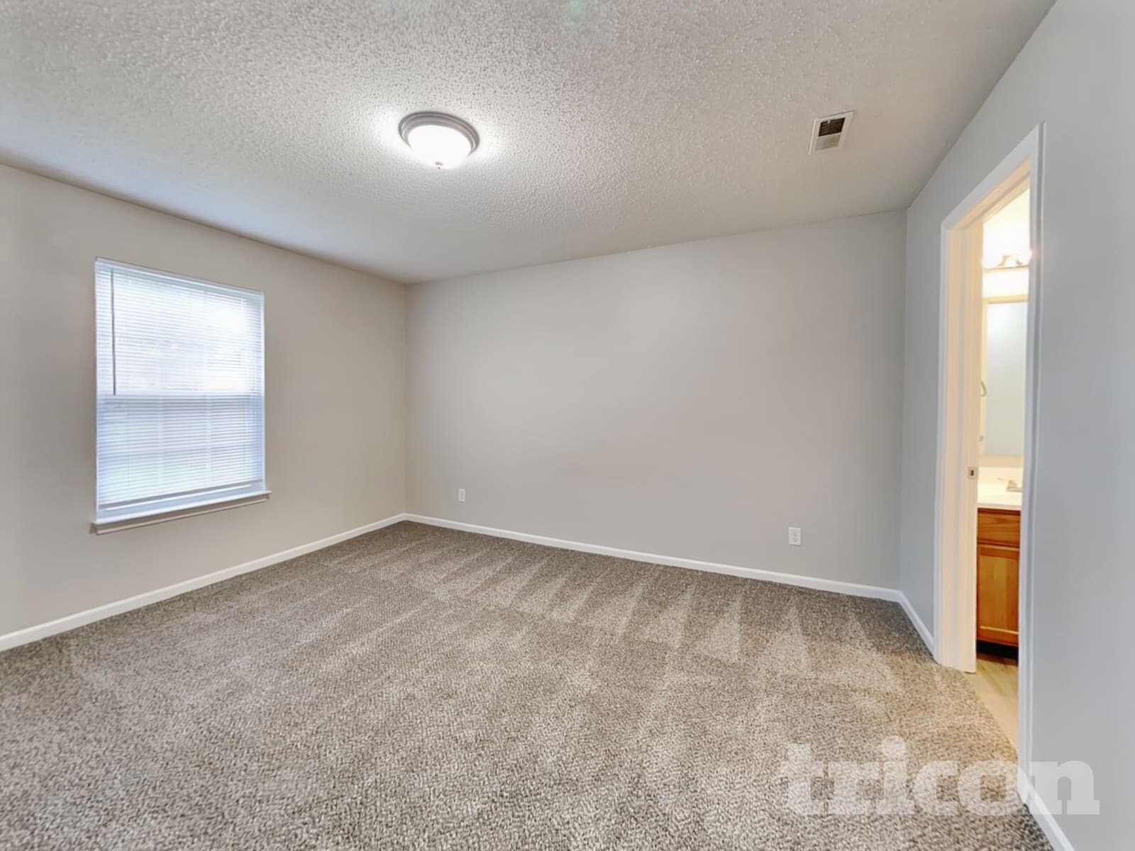 Building Photo - 10893 Glenayr Dr