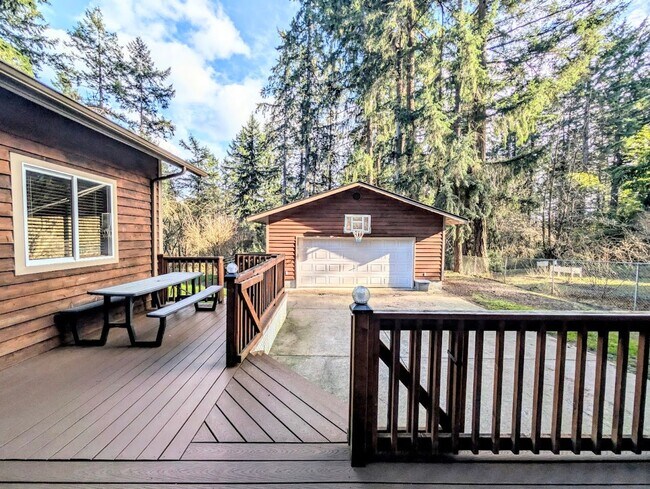 Building Photo - Cozy Northwest Living in Lake Minterwood – Spacious Home with Garage