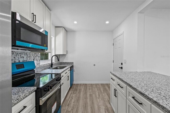 Building Photo - 1435 Eden Dr