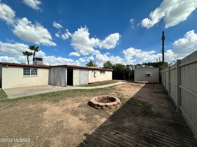 Building Photo - 4049 N Ray Pl
