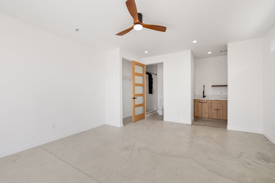 Building Photo - 44429 Avenida Hanna