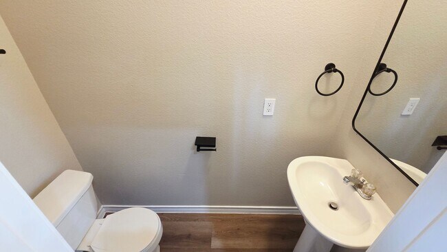 Building Photo - The Gardens at Summit 3 Bedroom Townhome