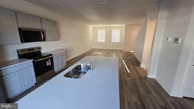 Building Photo - 52 Aloma St
