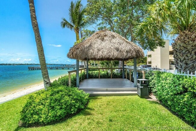 Building Photo - 5600 N Flagler Dr