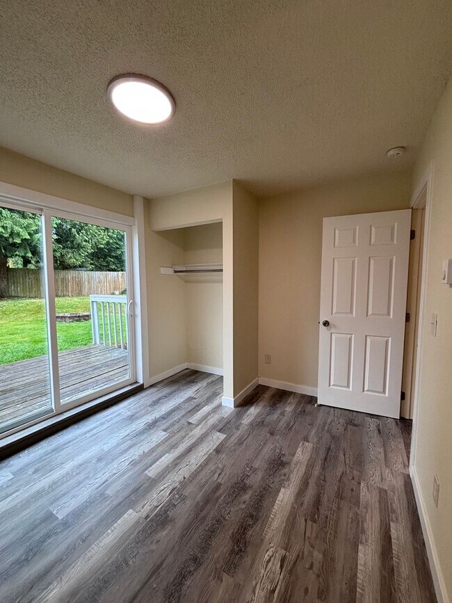 Building Photo - Desired NE Tacoma Community