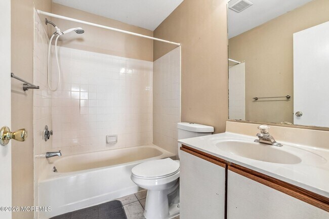 Building Photo - 418 Dorchester Way