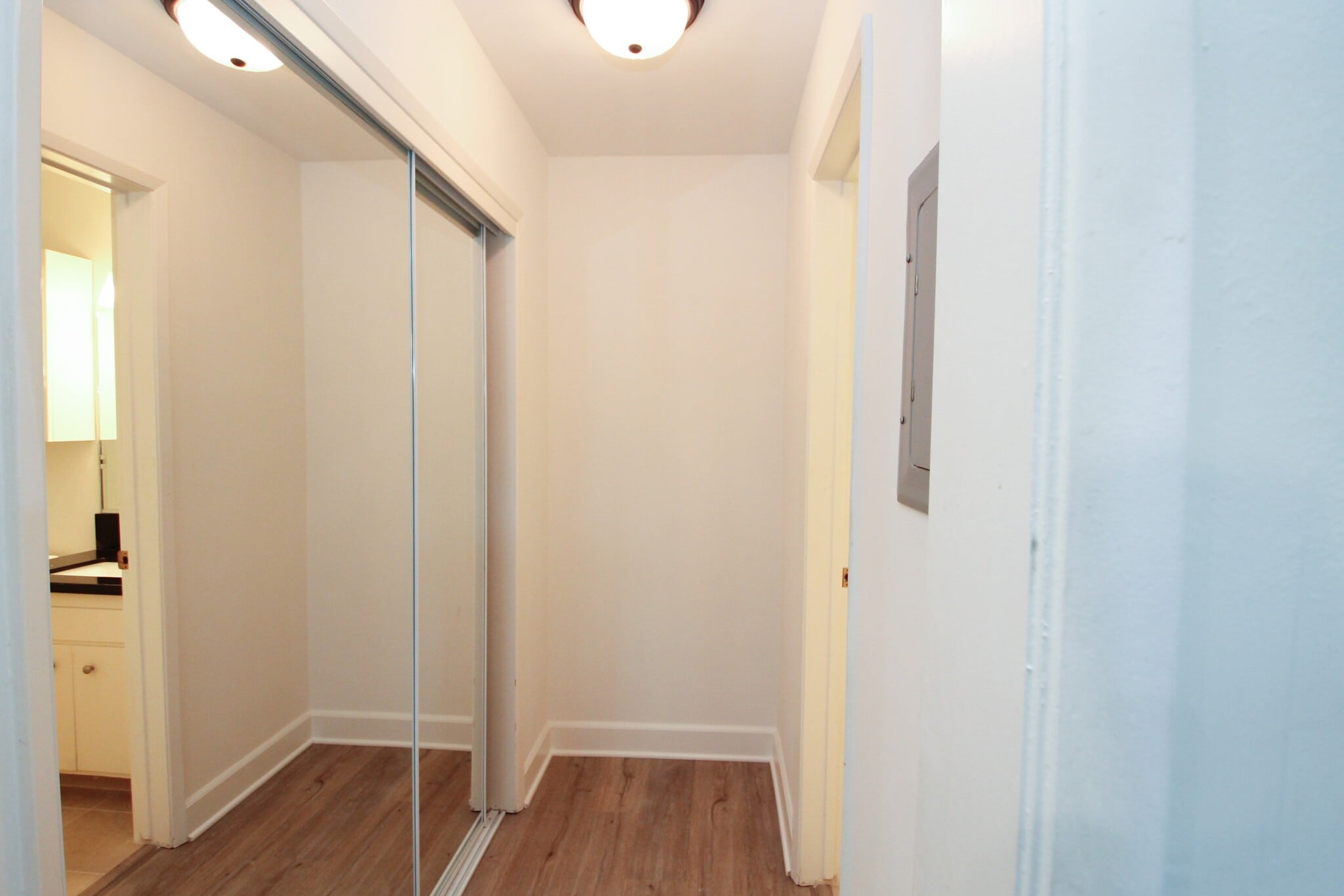 Building Photo - 15127 Dickens St