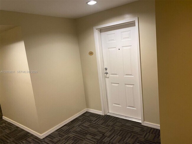 Building Photo - 115 SW 11th St