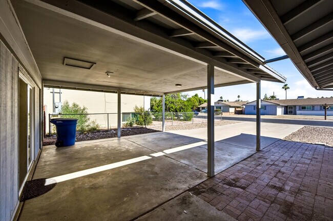 Building Photo - 124 E Minton Dr