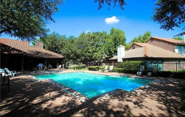 Community Pool - 336 Melrose Dr