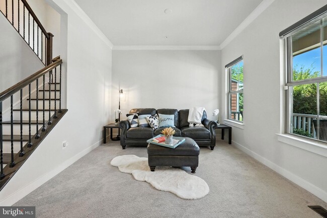 Building Photo - 2283 River Birch Rd