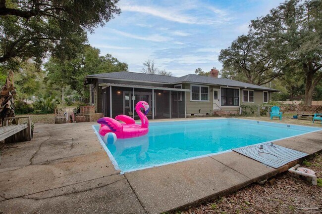 Building Photo - 1111 S Old Corry Field Rd