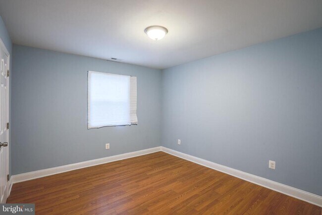 Building Photo - 4905 Ridge Ave