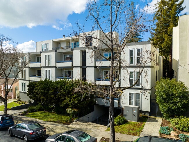 Building Photo - 375 Jayne Ave