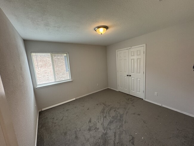 Building Photo - 8506 Stonehollow Dr