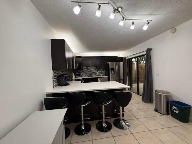 Building Photo - 2410 24th Ln