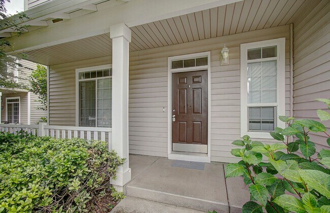 Building Photo - Large 2 Story 4bd 2.5ba Home in Vancouver