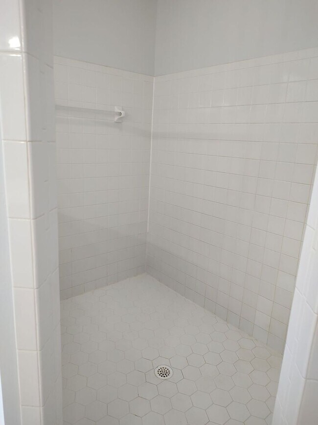 Building Photo - Beautiful Home w/Inground Pool in Peaceful Lynn Haven! *Pool Service Included!* *1/2 OFF 1st Mont...