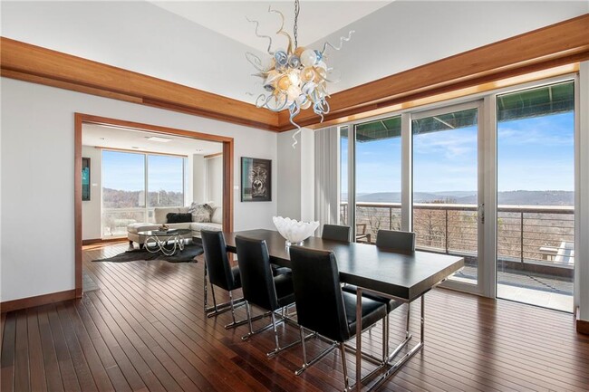 Building Photo - 5 W Mountain St