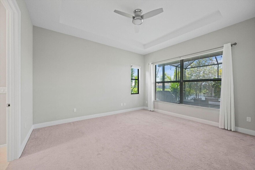 Building Photo - 16124 Key Biscayne Ln