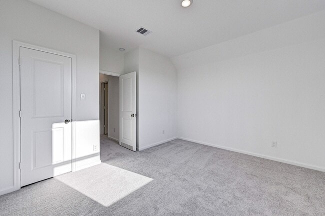 Building Photo - 2605 Mackinac Bay Dr