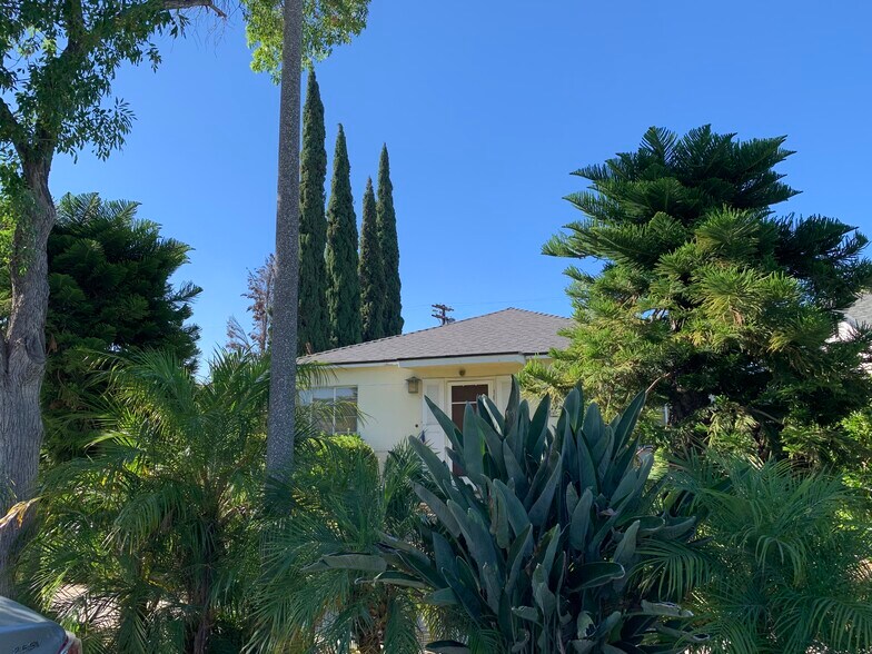 Primary Photo - 17351 Bullock St