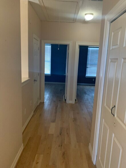 Building Photo - 10330 Panther Point Dr