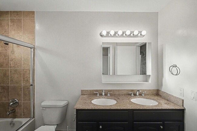 Building Photo - 5789 Woodland Point Dr