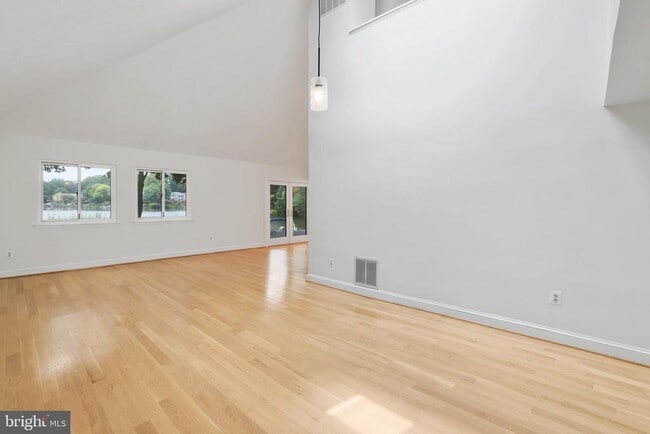 Building Photo - 11311 Harborside Cluster