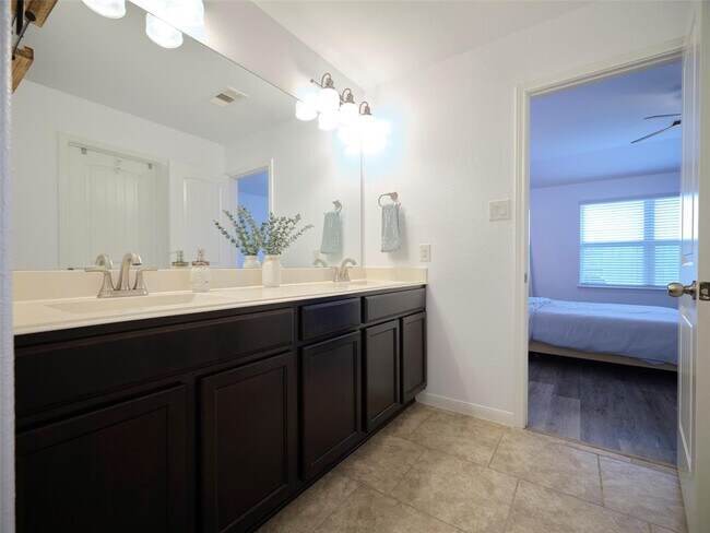 Building Photo - 12629 Pirate Bend Dr